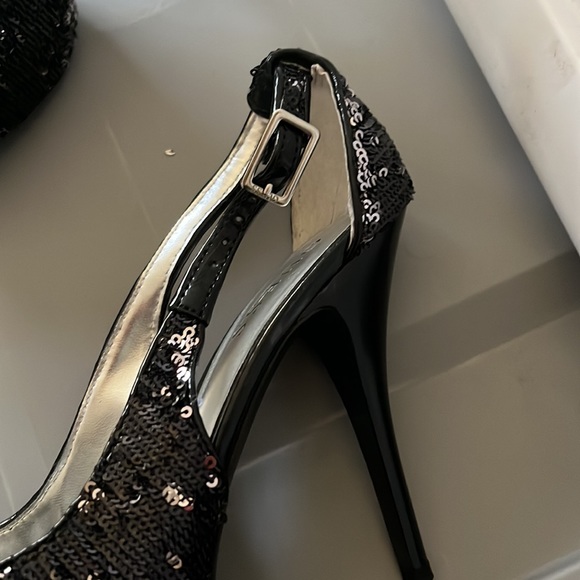 ⭐️ Bogo ⭐️ Guess Sz 6.5 sequins platform high heels shoes - Picture 12 of 15